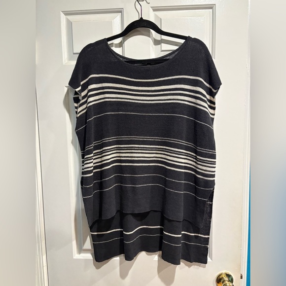 Eileen Fisher Graphite/Bone Fine Organic Linen Crepe top sz M - Picture 2 of 5